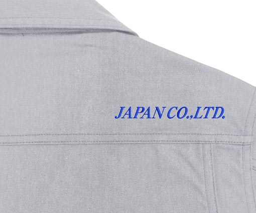 肩甲骨にかっこいいワンポイント刺繍 オリジナル名入れで差がつくユニフォームに(CU0005)