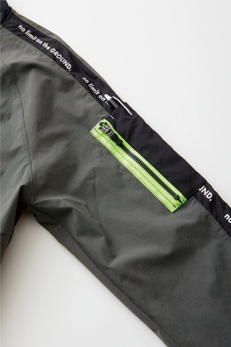 袖ペン差し、袖ファスナーポケット