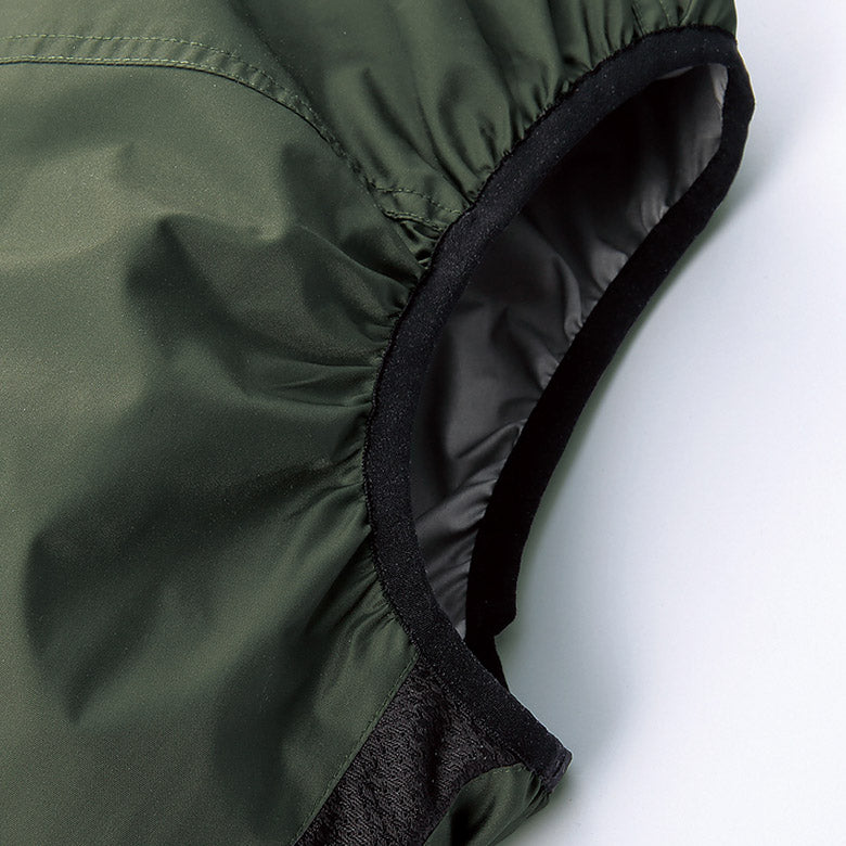 脇の通気をよくするメッシュと袖口はファンの風が漏れにくいストレッチバインダーテープ使用