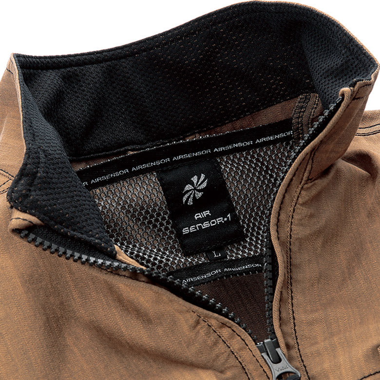 背中から首にかけて立体的に風の通りを良くするメッシュ&衿裏メッシュ