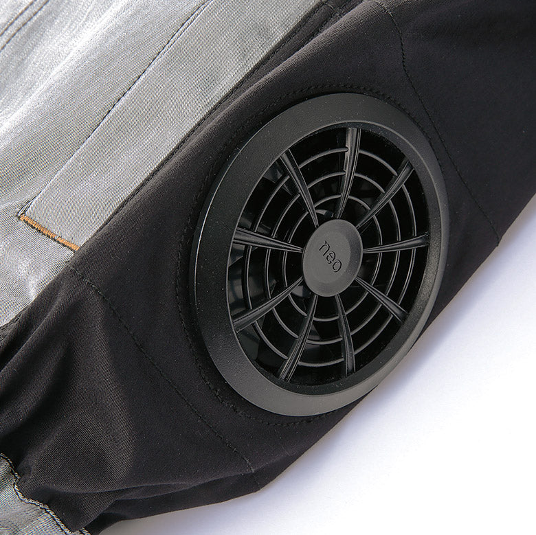 車両運転時にファンと背もたれがあたらないサイドファン仕様