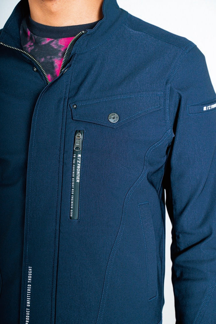 縦ファスナー付き左胸ポケット