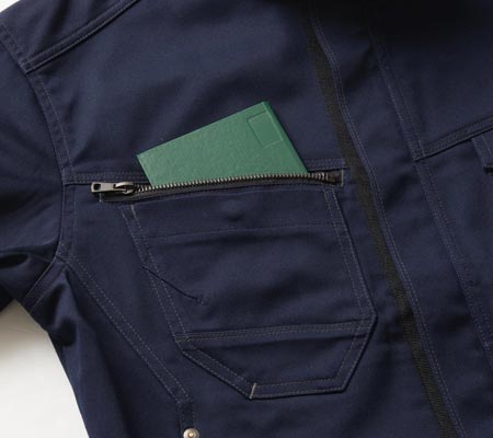 胸ファスナーポケット(野帳が入る)