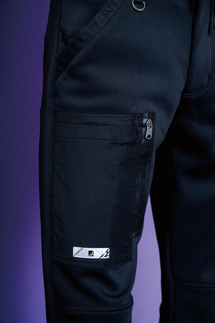 縦型ファスナー付き右カーゴポケット