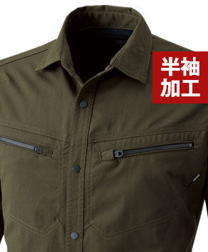 カーキグリーン