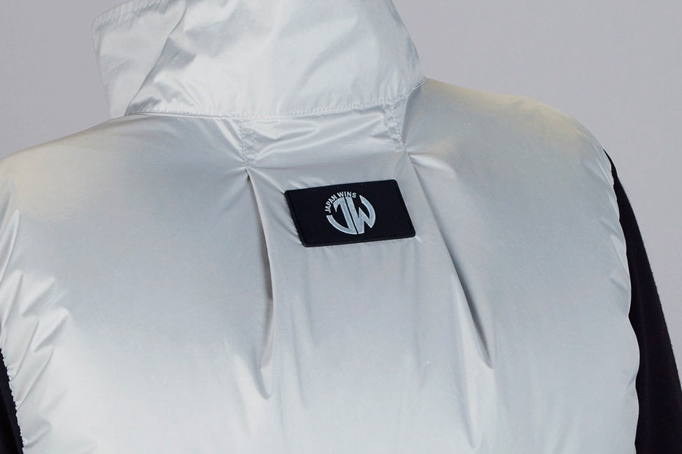 首元タック入り