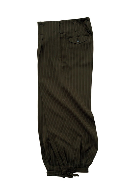 ダークブラウン