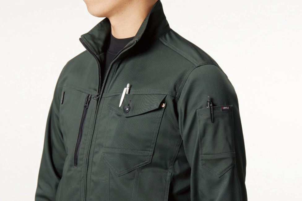 袖ペン差しポケット(左)
胸ペン差し(左)