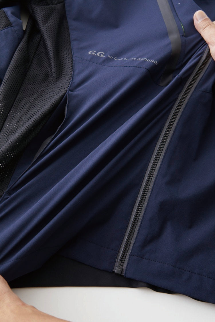 縦横に伸びる、動きやすさを追求した高いストレッチ性