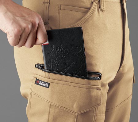 右:長財布・レベルブック収納ポケット(深さ23.0?p)
