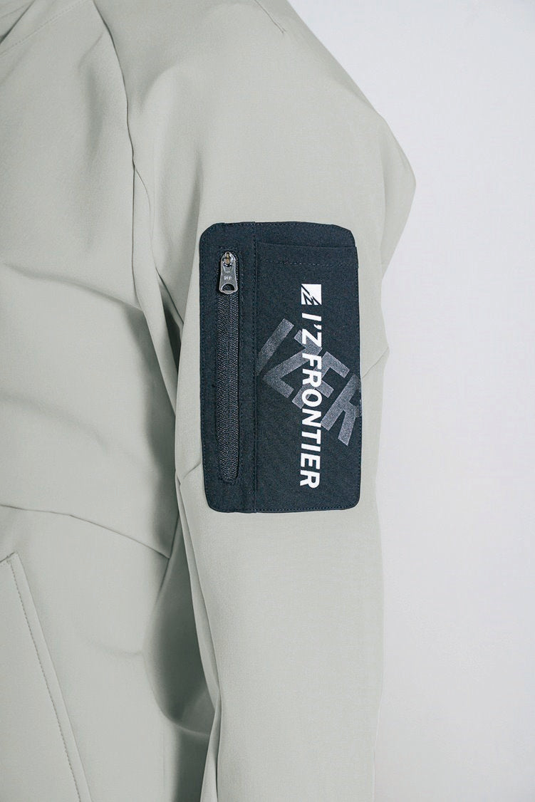 小物が入る左袖ペンポケット