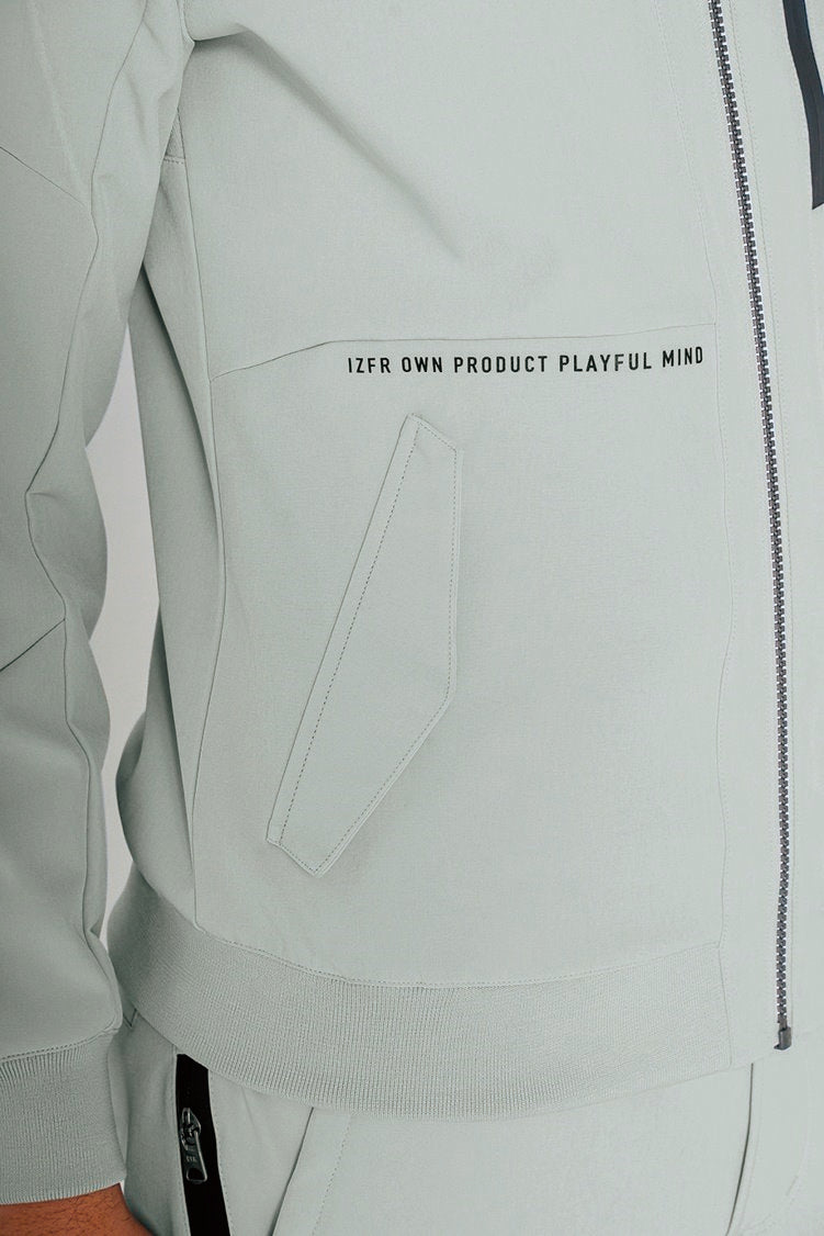 フラップ付き脇ポケット