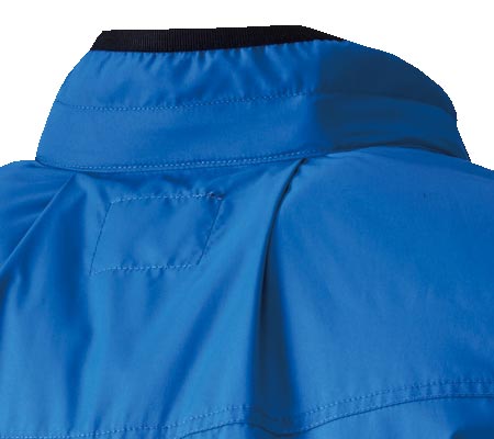 襟元はソフトワイヤー入り