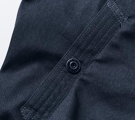 ドットボタン付き脇ポケット