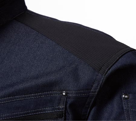 肩部分にワンポイントストレッチニット
