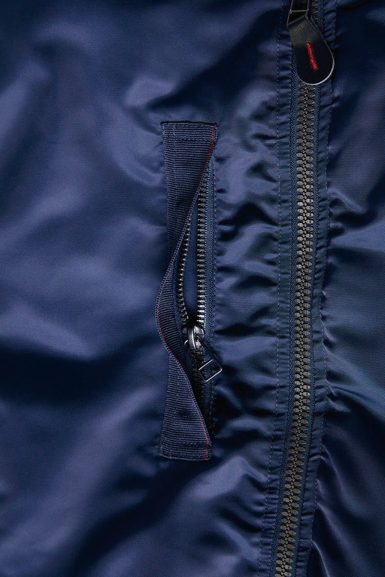 胸隠しファスナーポケット