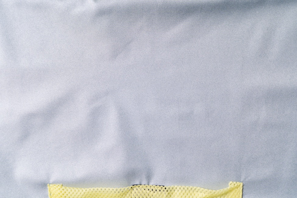 高い遮熱性とUVカット率で衣服内温度上昇を抑える裏アルミコーティング