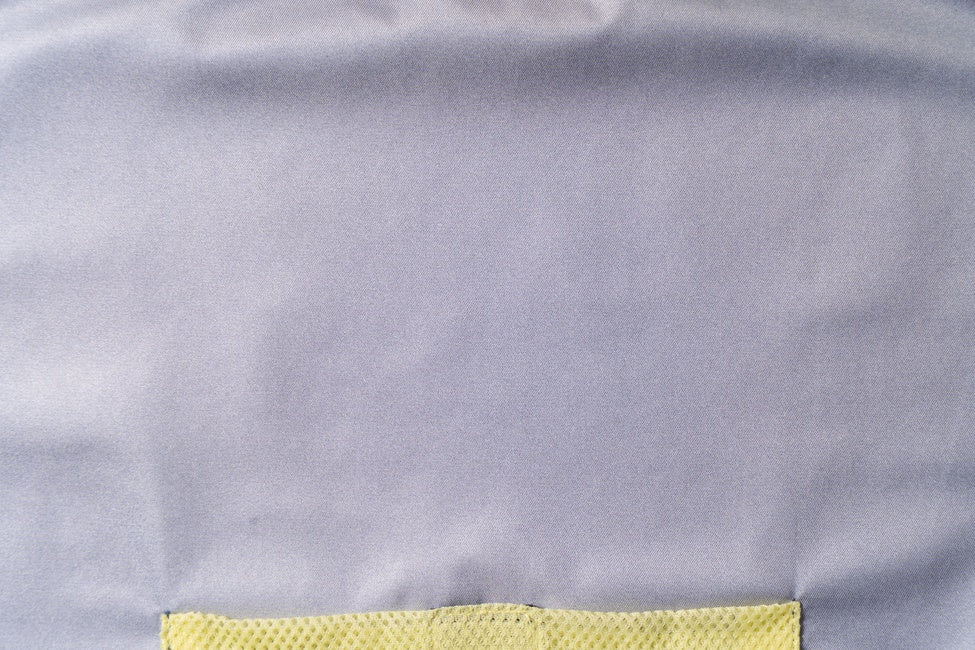 高い遮熱性とUVカット率で衣服内温度上昇を抑える裏アルミコーティング