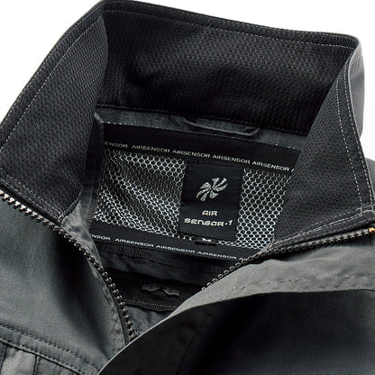 背中から首にかけて立体的に風の通りを良くするメッシュ＆衿裏メッシュ