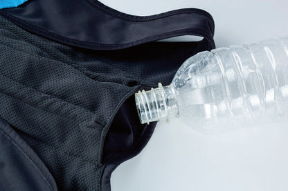 乾き始めたら、3ヶ所の吸水ポケットにペットボトルなどから追加吸水すれば、保水性が持続します。