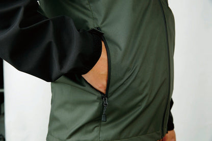 左右脇ファスナーポケット