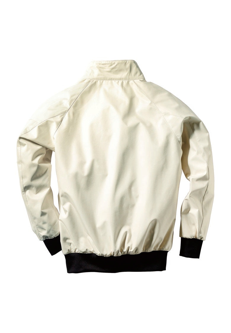 ベージュ／バックスタイル