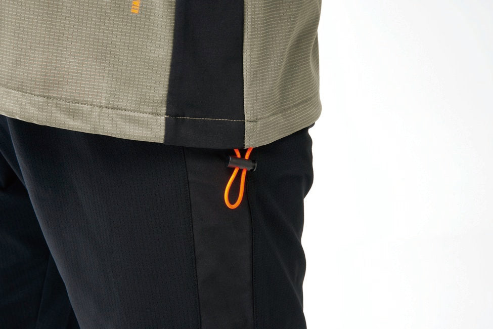 裾調整スピンドル