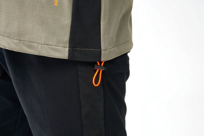 裾調整スピンドル