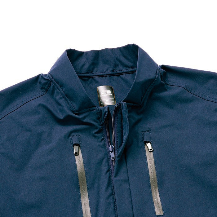 左右胸ポケット(ファスナー付)