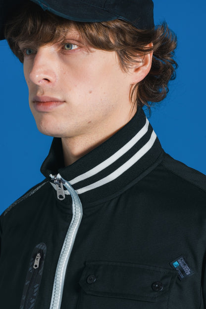 柔らかなタッチの衿リブ仕様