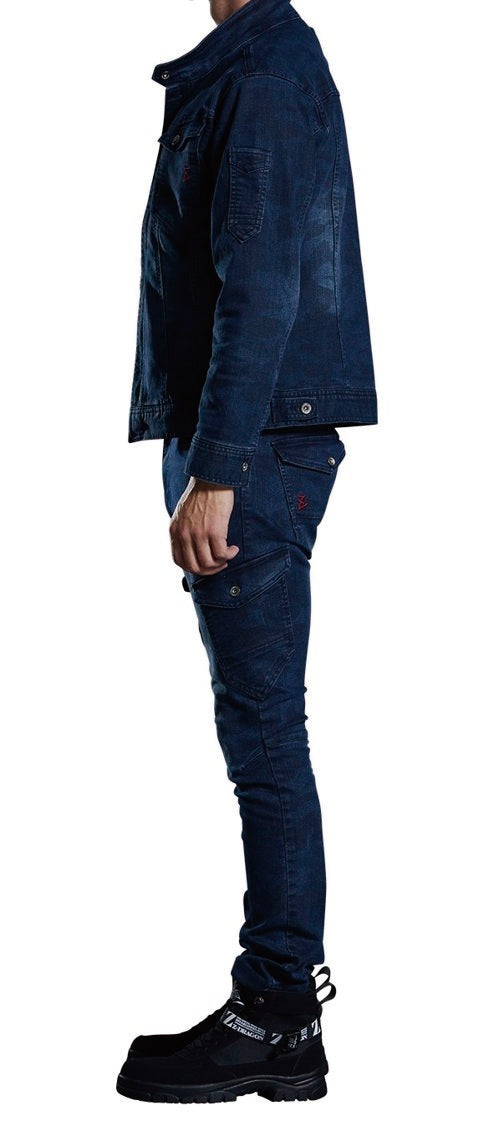 男性着用イメージ（左）