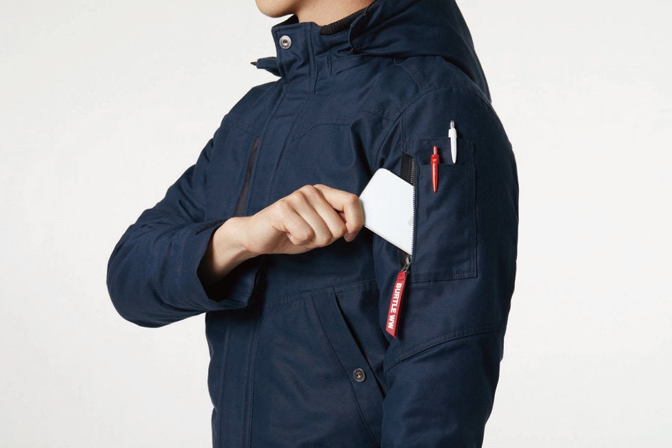 ■ 袖ファスナーポケット（左）
■ 袖ペンダブルポケット（左）