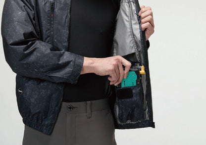 内バッテリーポケット
 （左・マジックテープ止め）