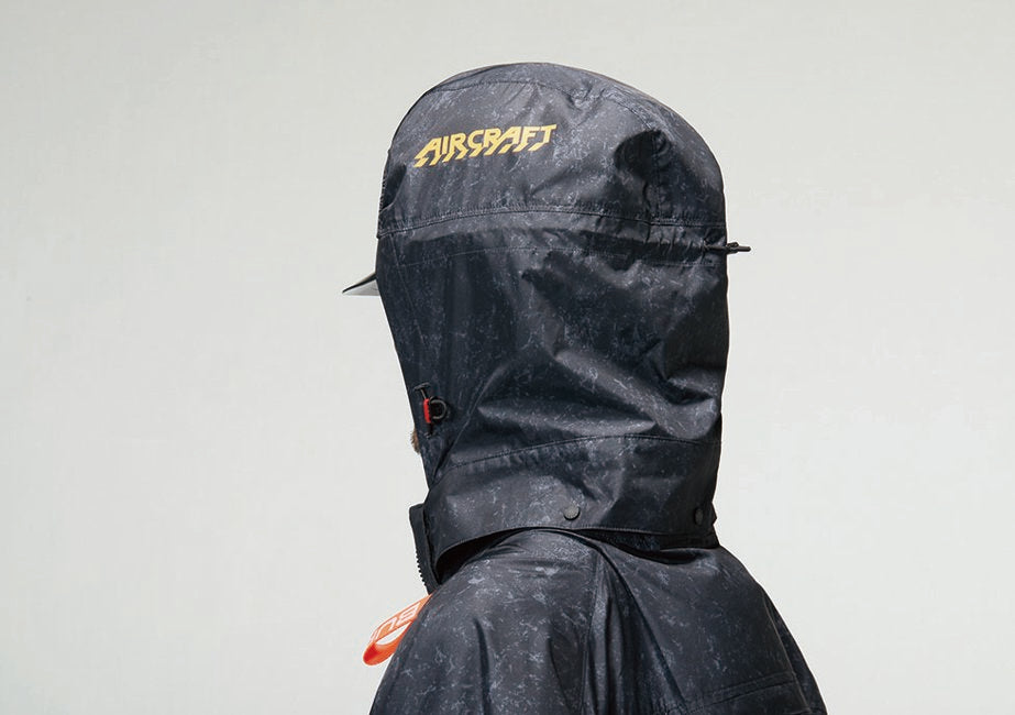 フードプリント
大型フードスピンドル付き（前・後）
（ボタン止め着脱仕様）