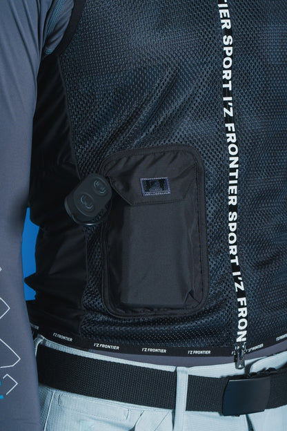 裏側に断熱材を使用したバッテリー収納ポケット