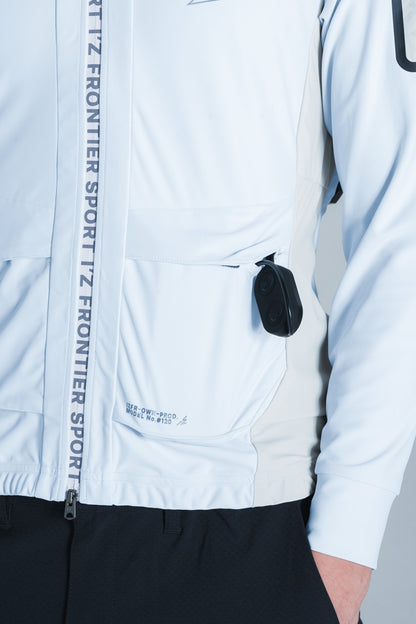 裏側に断熱材を使用したバッテリー収納ポケット