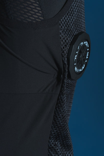 3台のペルチェデバイスで環境温度から最大約22℃マイナスの冷却効果