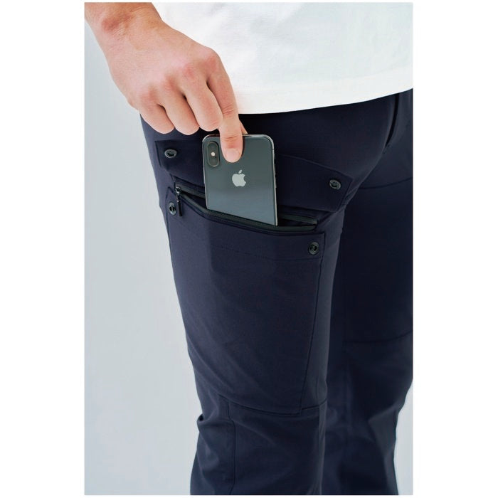 右隠しファスナー付きカーゴポケット